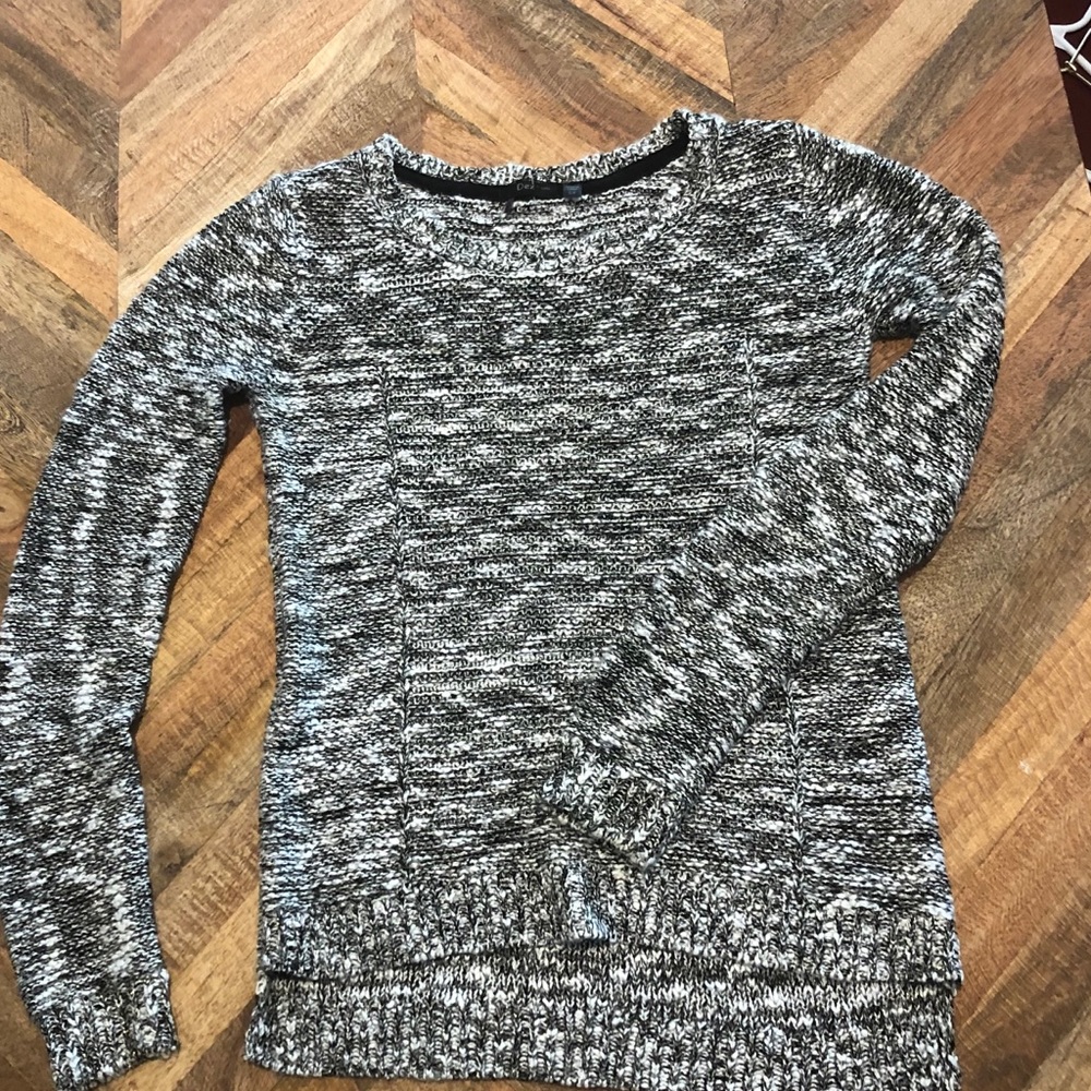 Dex Sweater - Black and White - Size Small